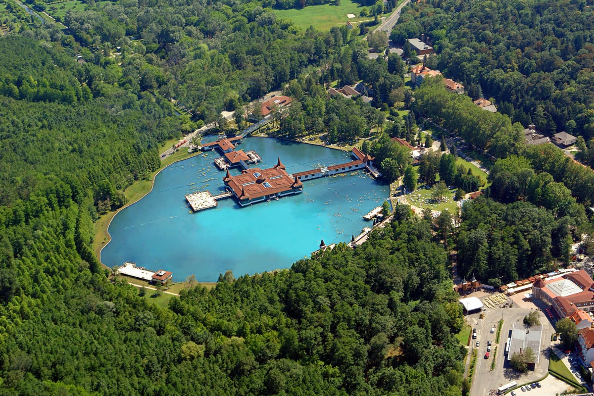 Термальное озеро Хевиз